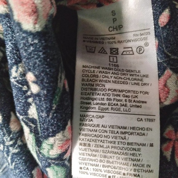 GAP Top Navy Blue Floral Ruffle Lightweight Small - Picture 9 of 9